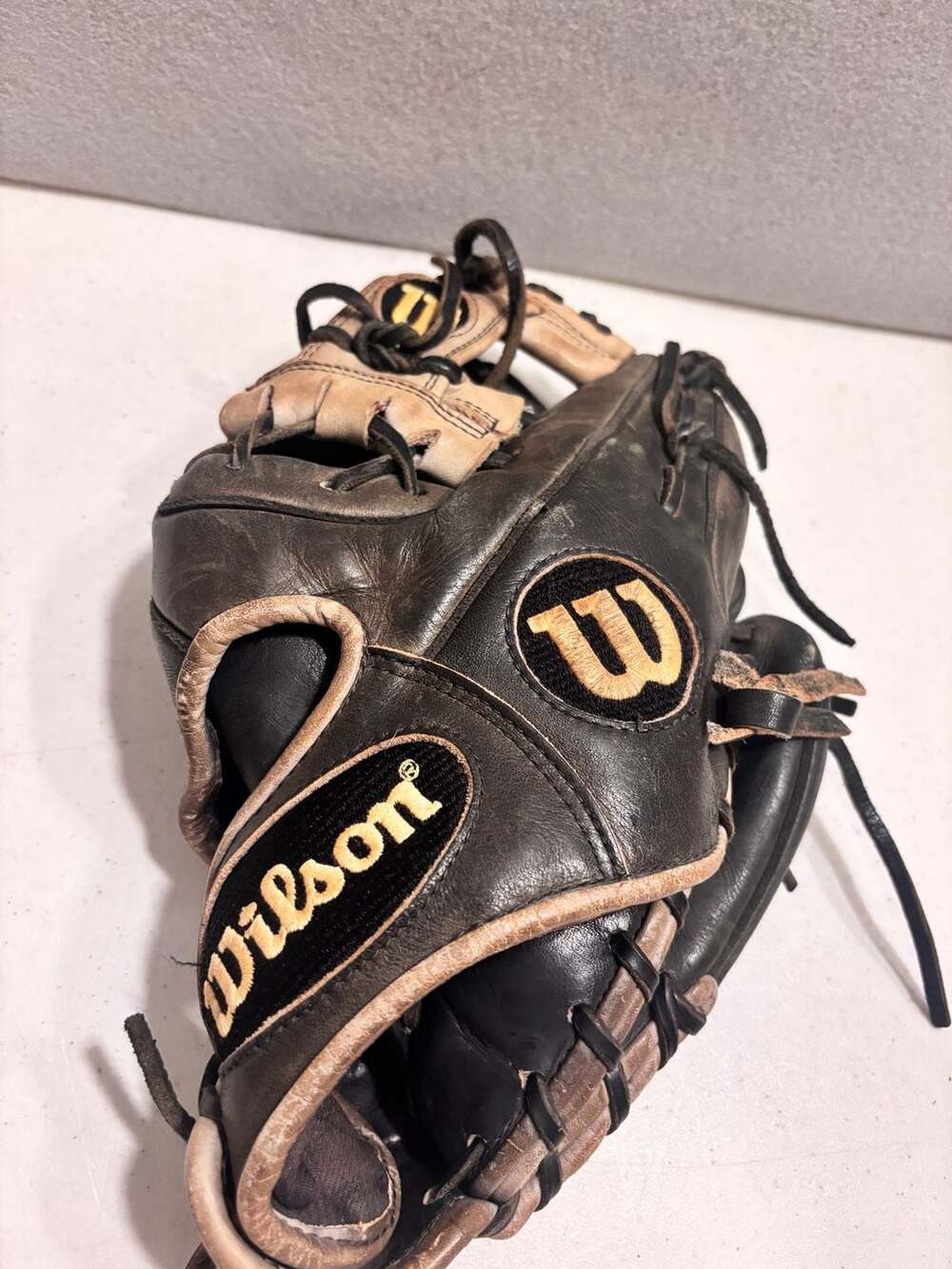 Wilson A2000 Baseball Glove Black Leather
